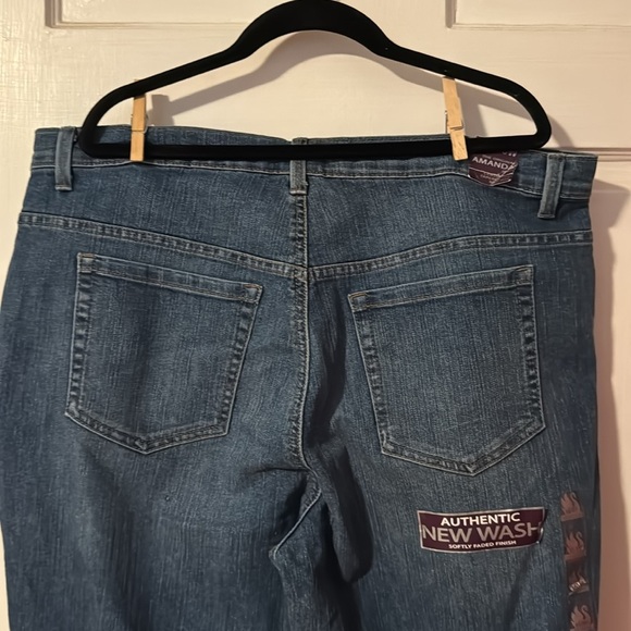 Gloria Vanderbilt NWT Amanda Women's Jeans Denim Size 16 W with Skylark Wash - Picture 11 of 14